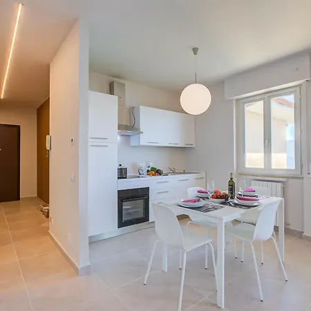 Apartamento The Golden View: 2-Bed Apartment W/ Ac - Happy Rentals