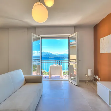 The Golden View: 2-Bed Apartment W/ Ac - Happy Rentals Belgirate