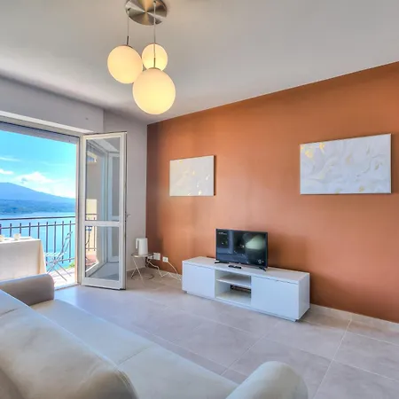 The Golden View - Happy Апартаменты