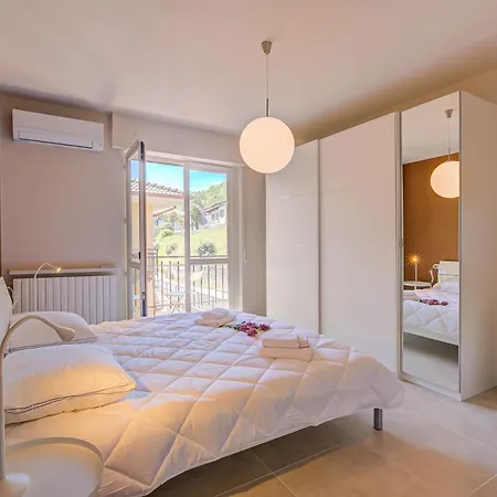 Апартаменты The Golden View - Happy