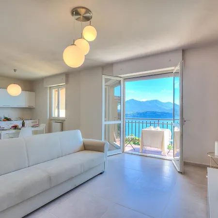 The Golden View: 2-Bed Apartment W/ Ac - Happy Rentals