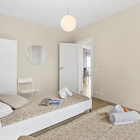 The Golden View: 2-bed W/ Ac - Happy Appartement