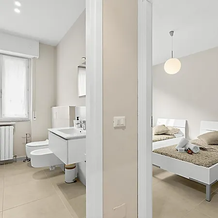 The Golden View: 2-bed W/ Ac - Happy